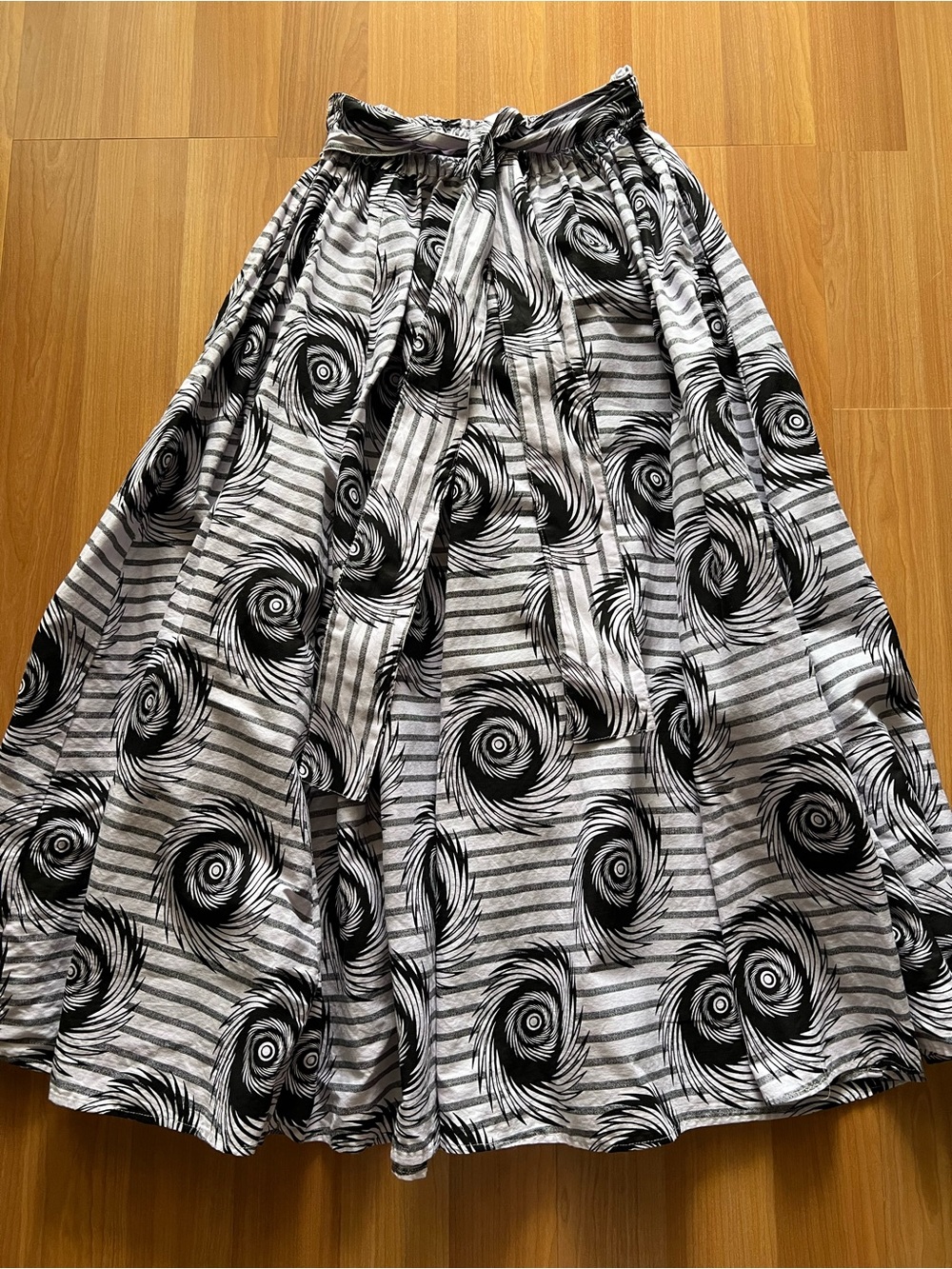 Rainbow One Size Black White Abstract Swirl Maxi Skirt Elastic Waist Tie Belt - Picture 3 of 10